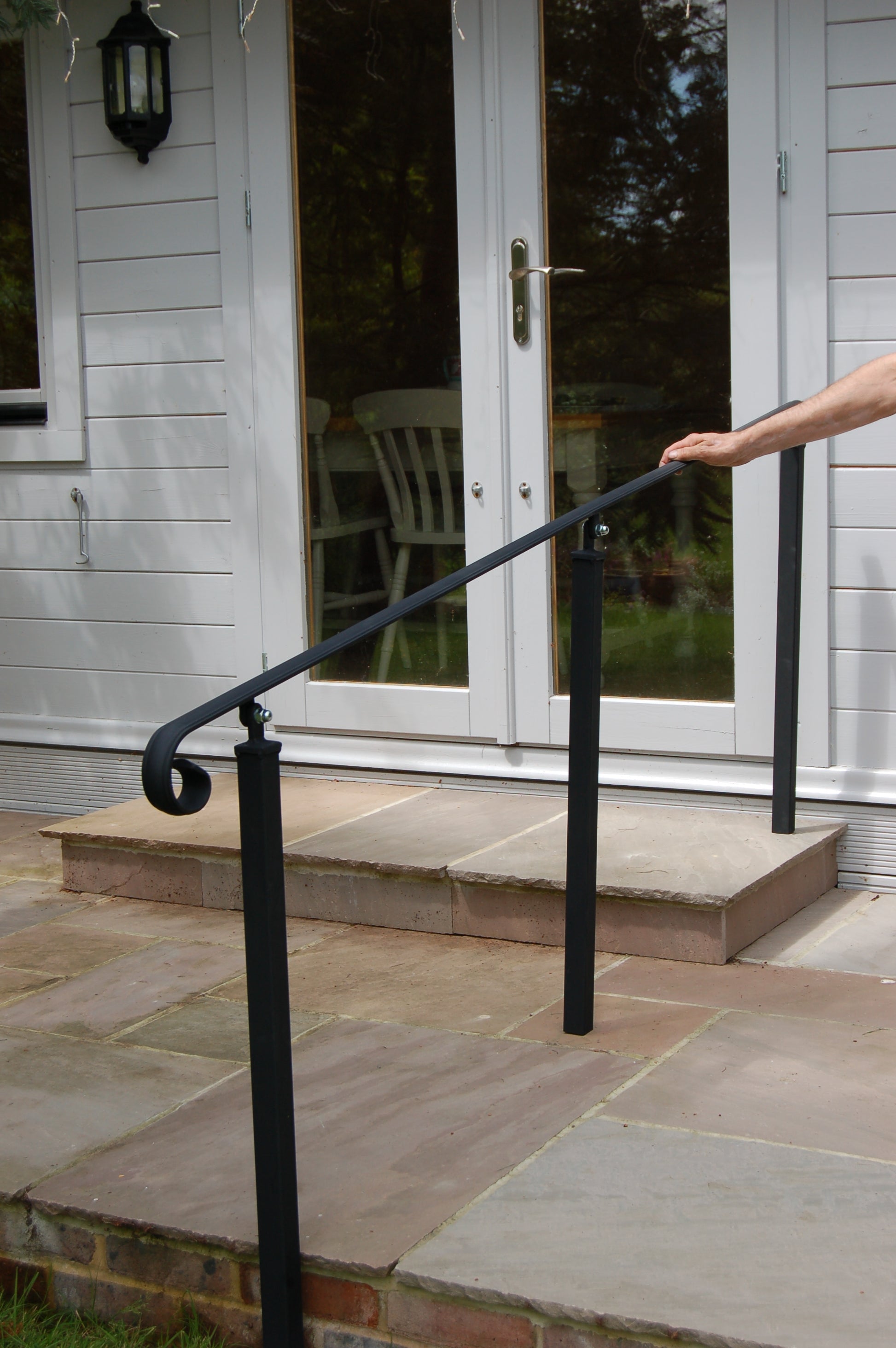 Amon Wrought Iron Metal Handrail on Three Posts