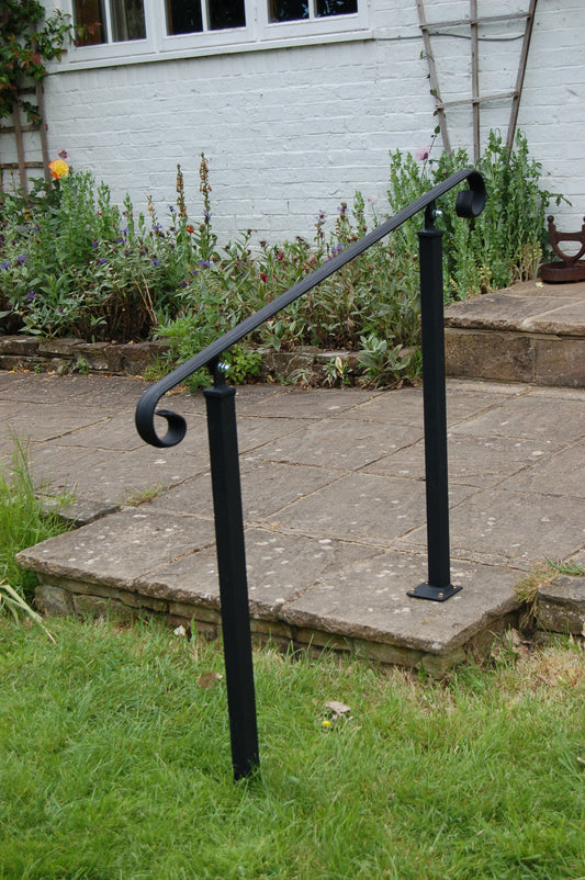 Wrought Iron Style Handrail on Two Posts (one bolt down, one concrete in) - Amon - 1m - 2.4m